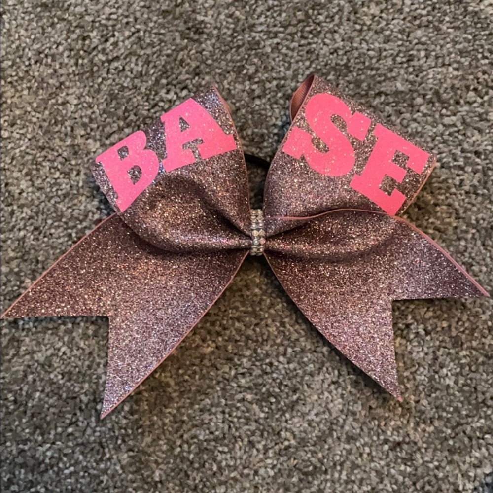 Cheer bow - Picture 1 of 1